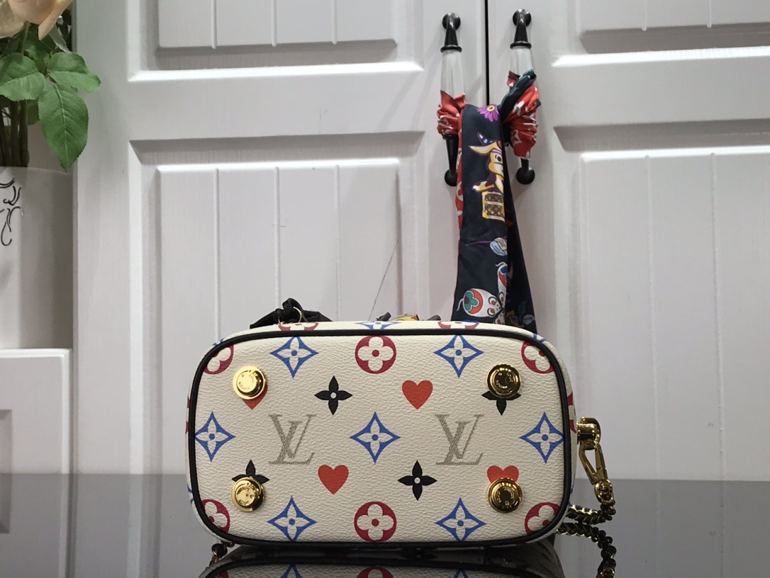 LV GAME ON VANITY PM M57482
