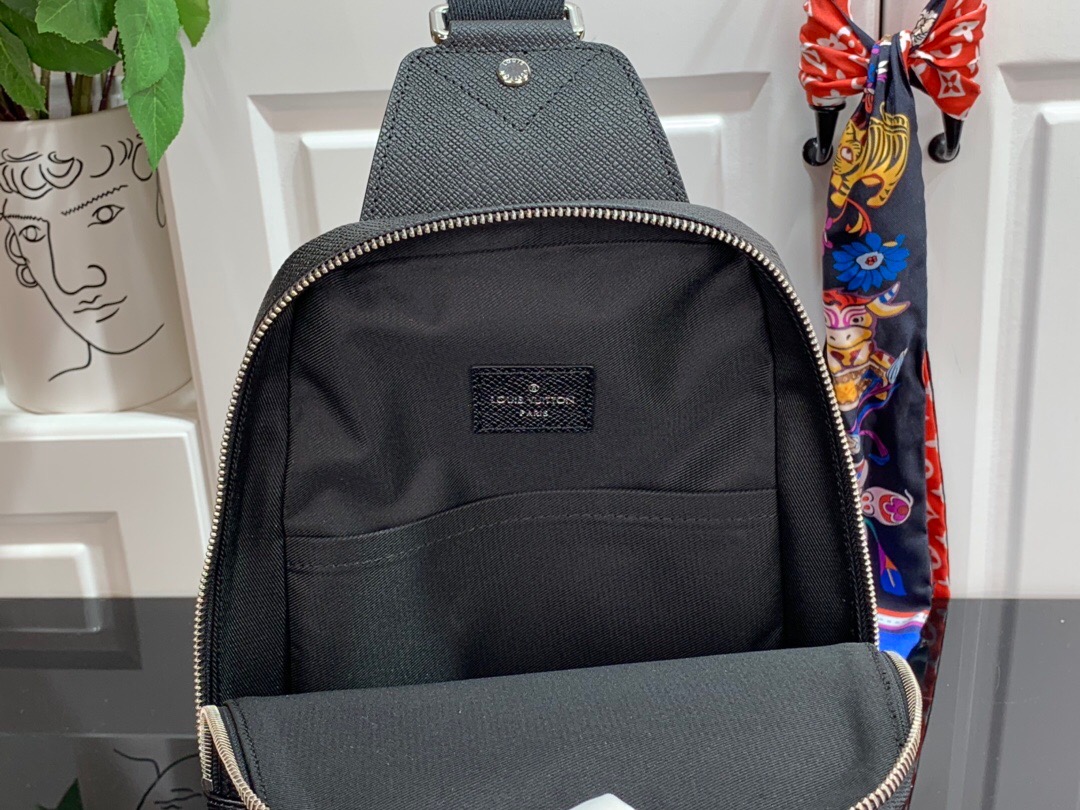 LV AVENUE SLING BAG M30443