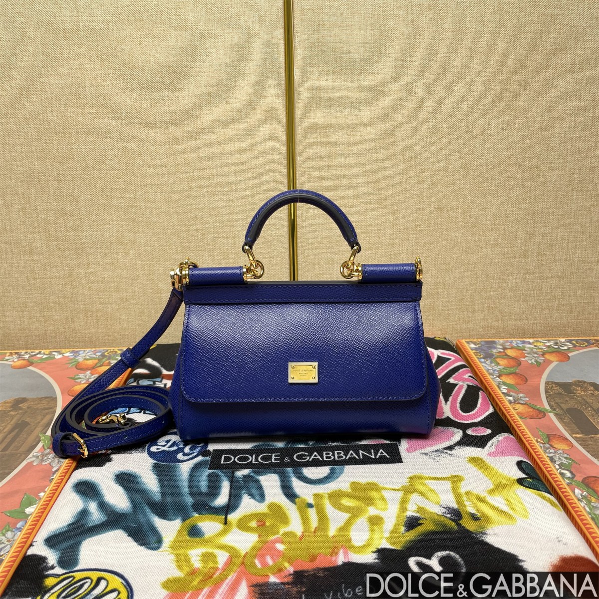 Bagsaaa Dolce & Gabbana Small Sicily handbag blue - 19cm