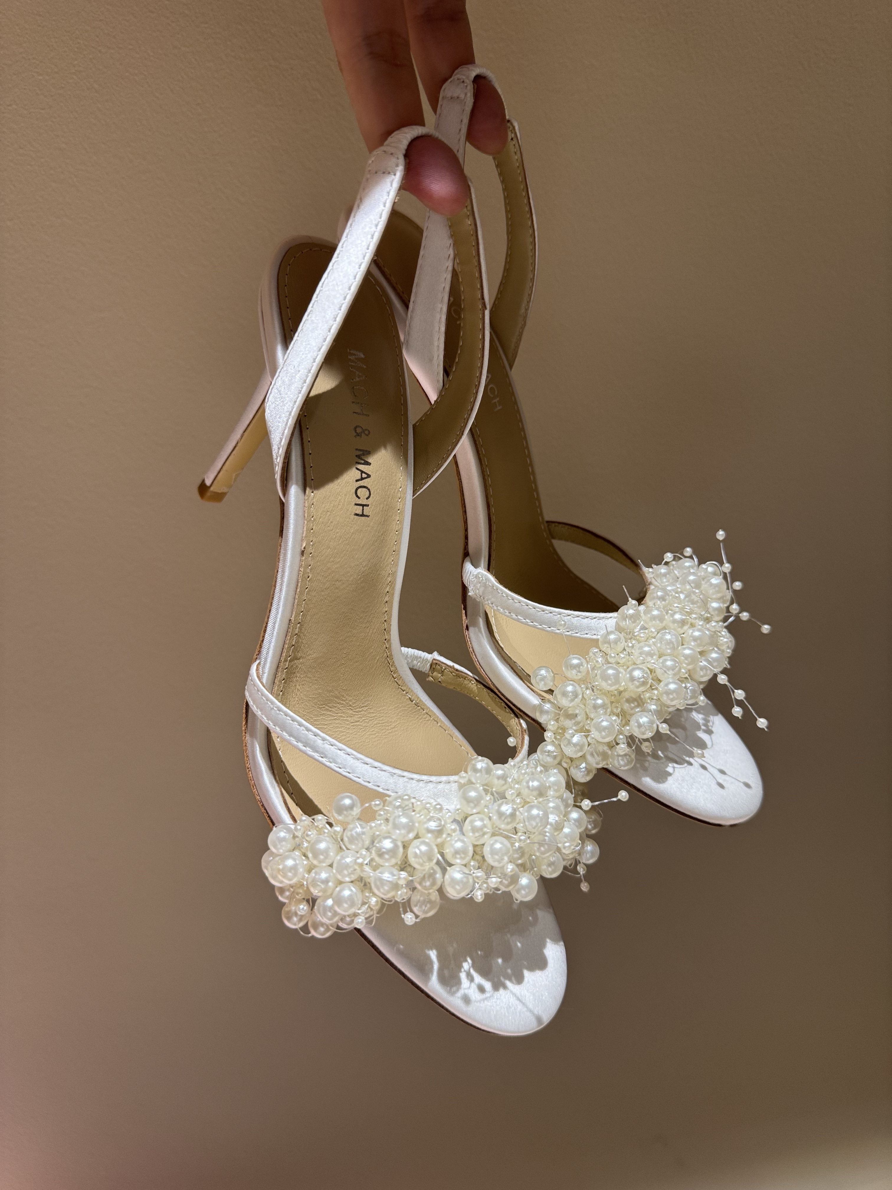 Bagsaaa MACH & MACH Floating Pearl Satin Sandals white - 8.5cm