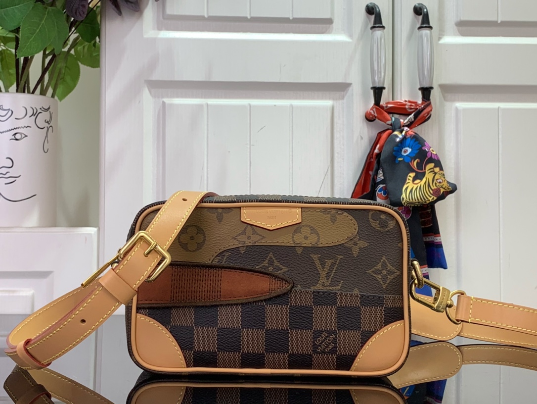 Bagsaaa LV M26020 Trocadéro Wearable Wallet Brown - 20cm