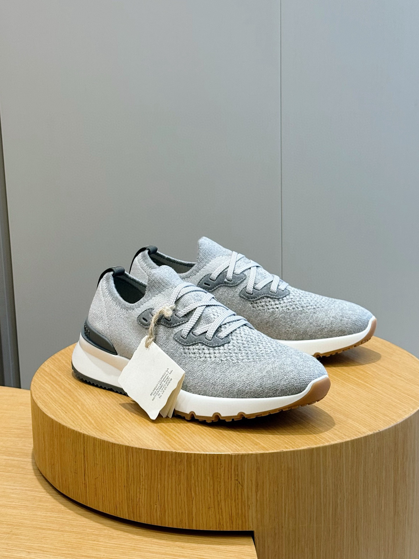 Bagsaaa Brunello Cucinelli knit runners in grey