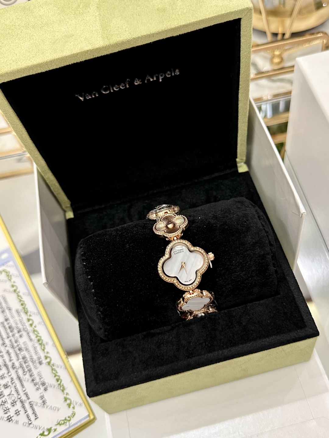 Bagsaaa VCA Sweet Alhambra watch rose gold