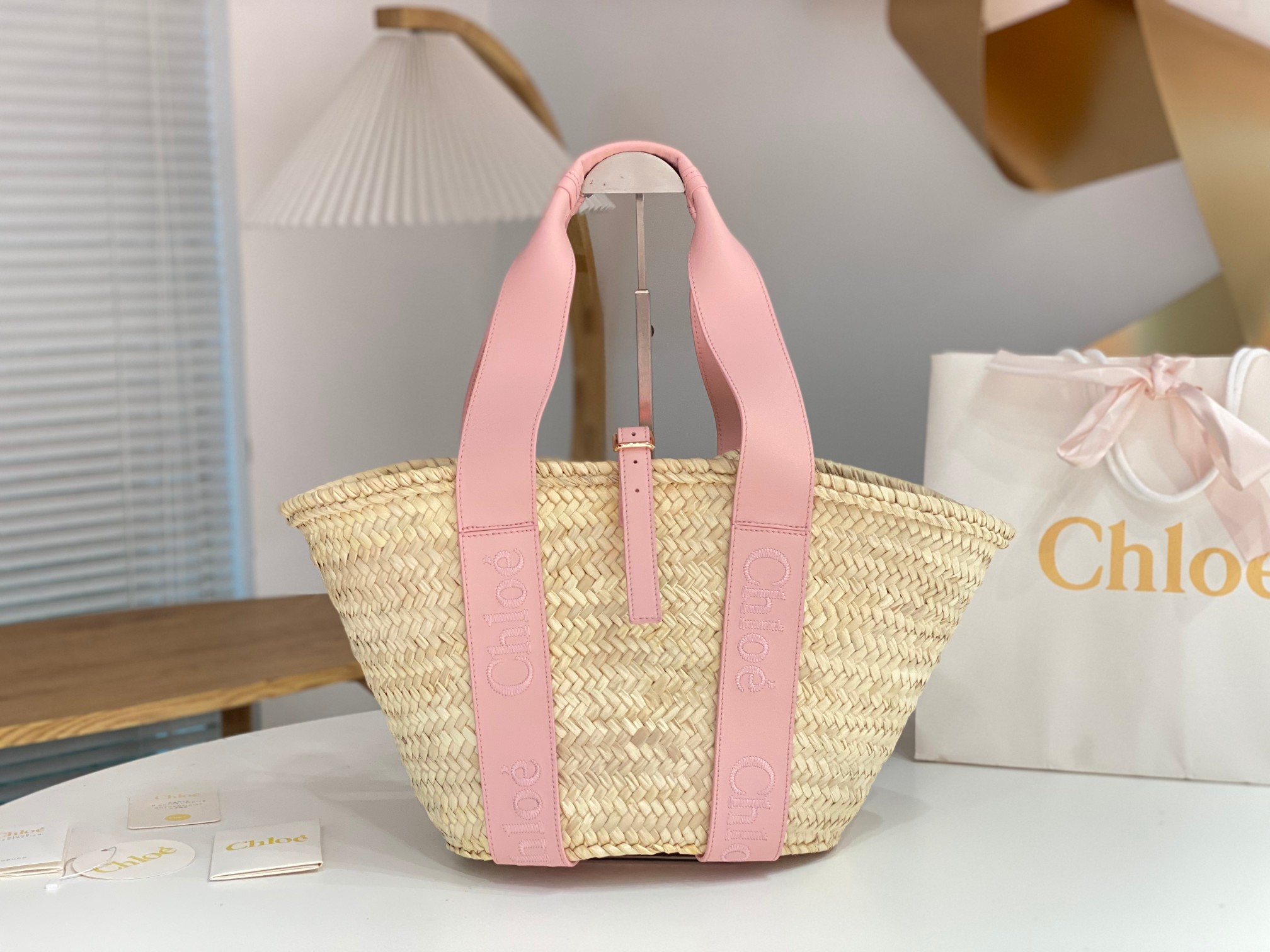 Bagsaaa Chloé Sense Medium Basket Bag in raffia with pink calf leather straps - 45cm