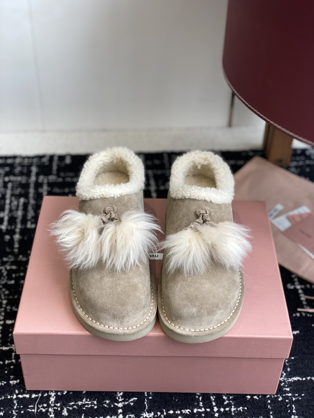 Bagsaaa Miu Miu Suede Shearling Slippers beige