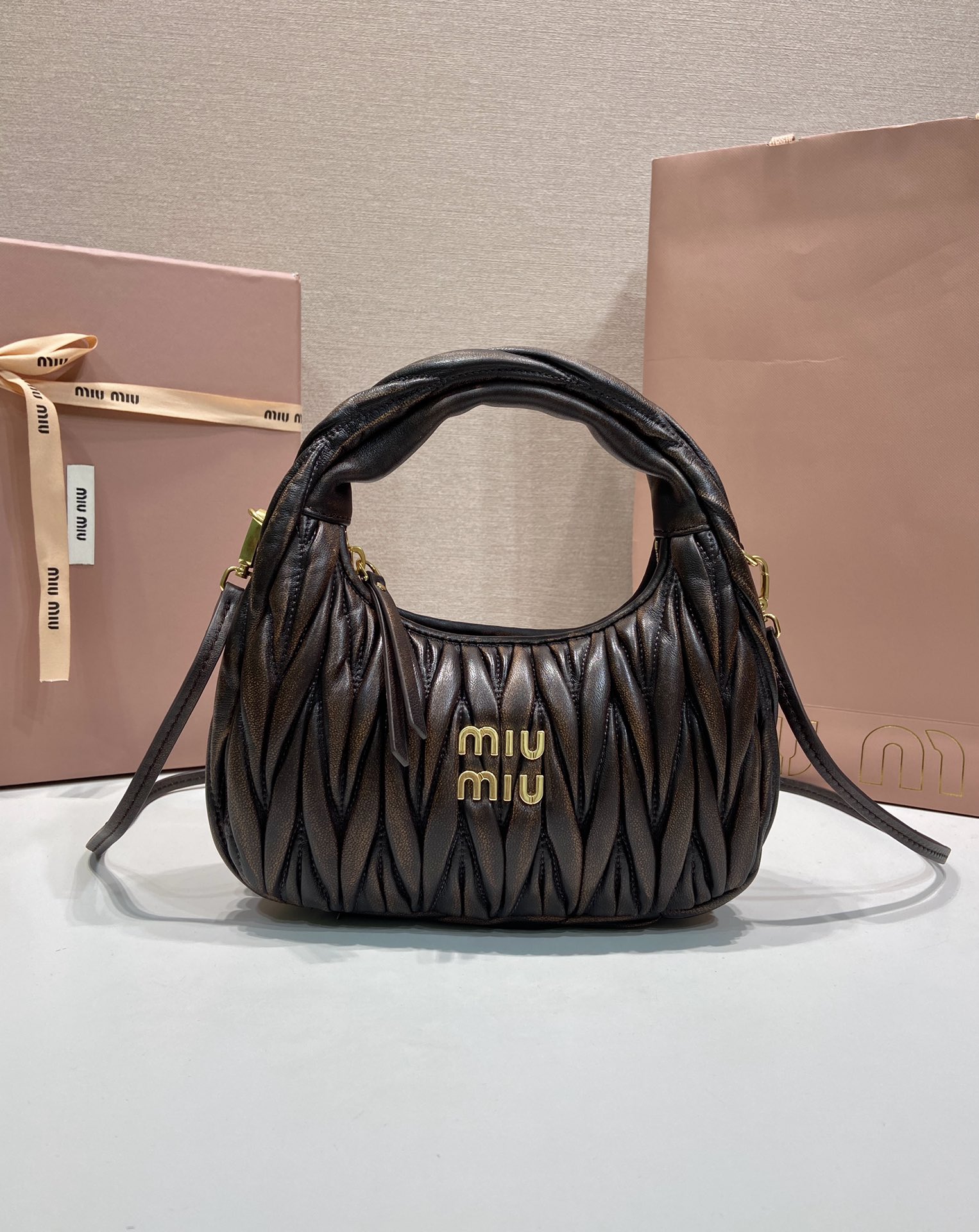 Bagsaaa Miu Miu Wander matelassé nappa leather hobo bag in dark brown - 20cm