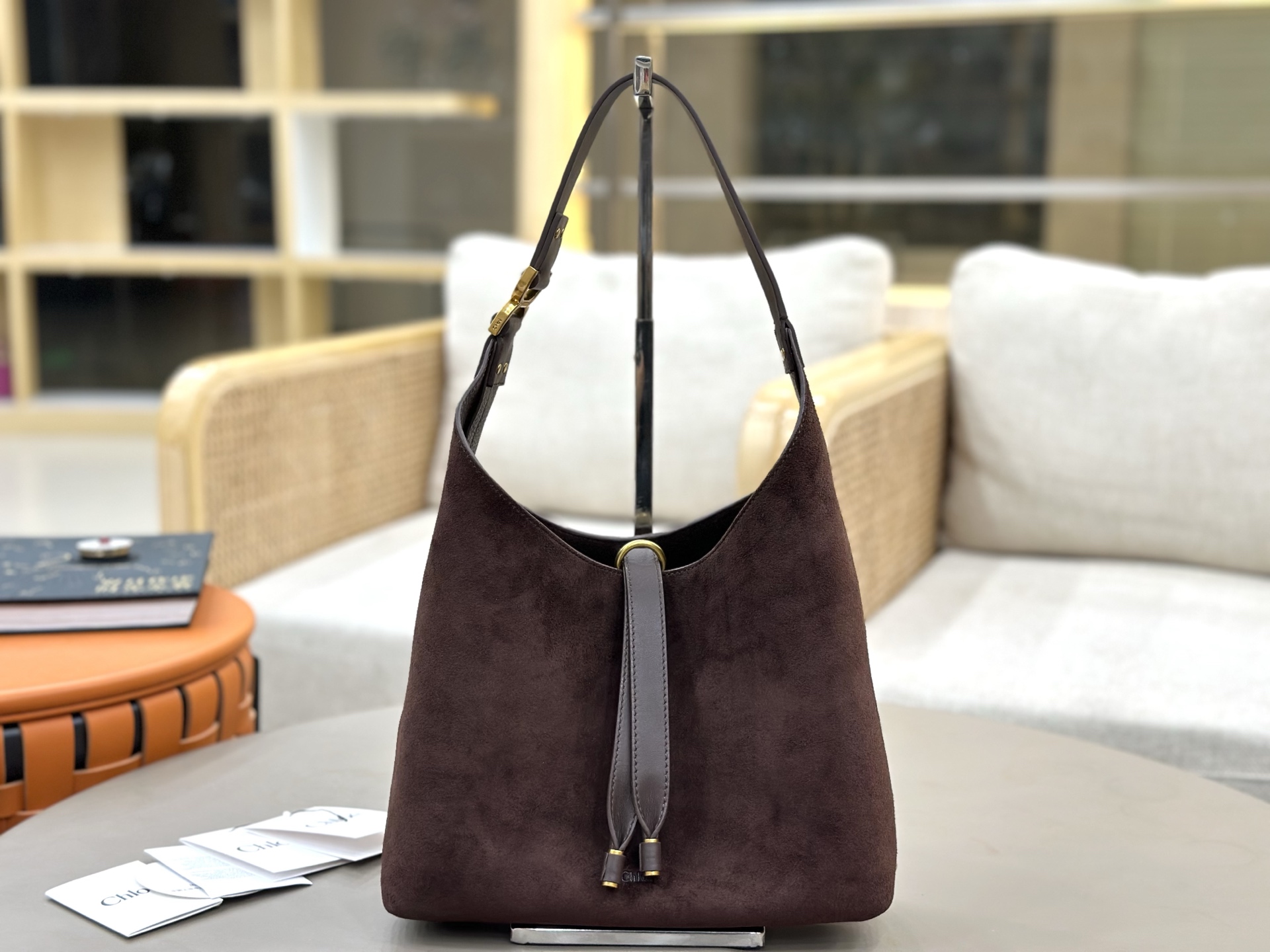 Bagsaaa Chloé small Marcie hobo bag in dark brown suede material - 29cm