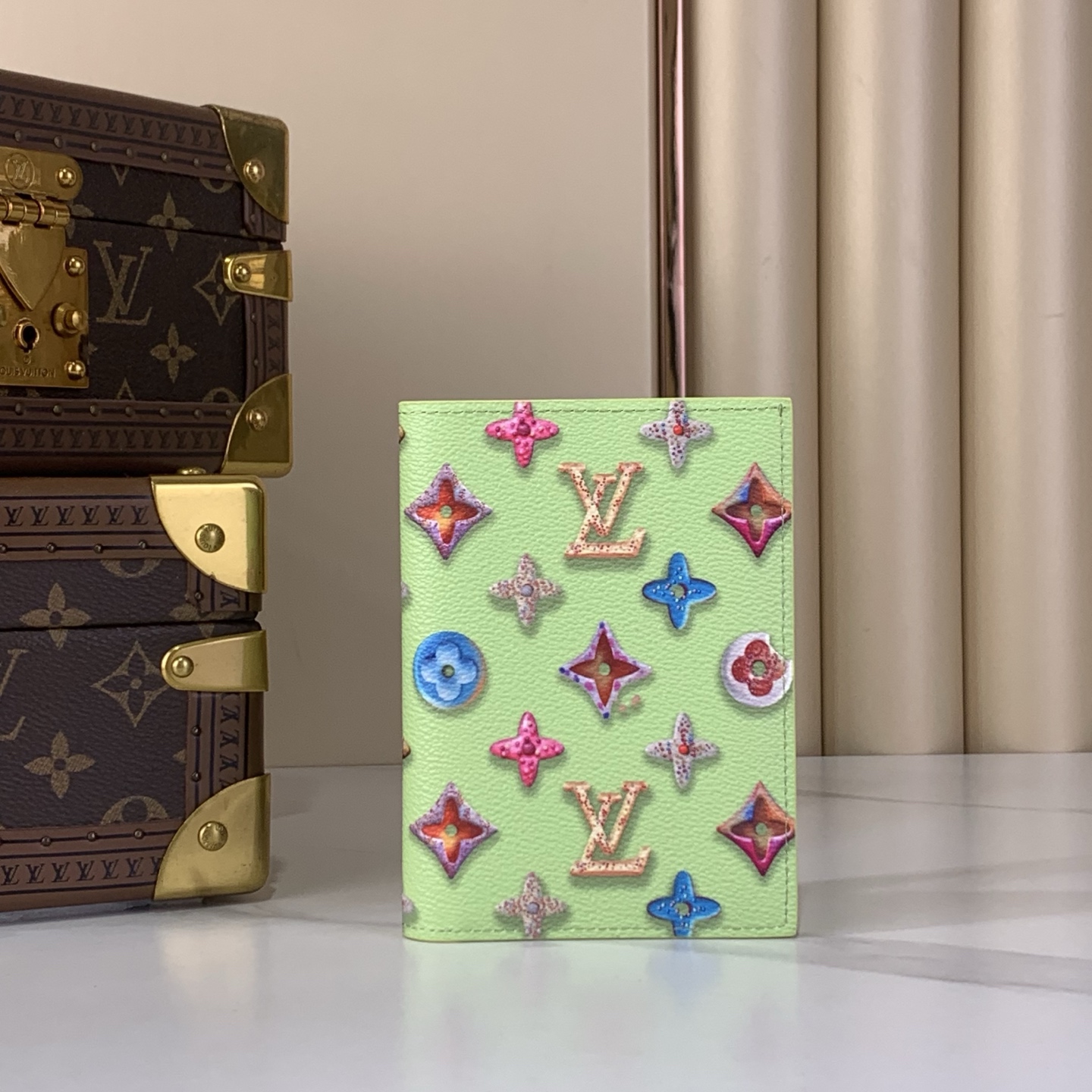 Bagsaaa 2026 Collection LV M28039 Passport Cover Pistachio - 14cm